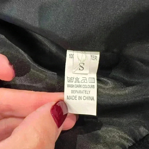 Solid Black Faux Fur Crop Coat SIZE SM/4 - Picture 9 of 10